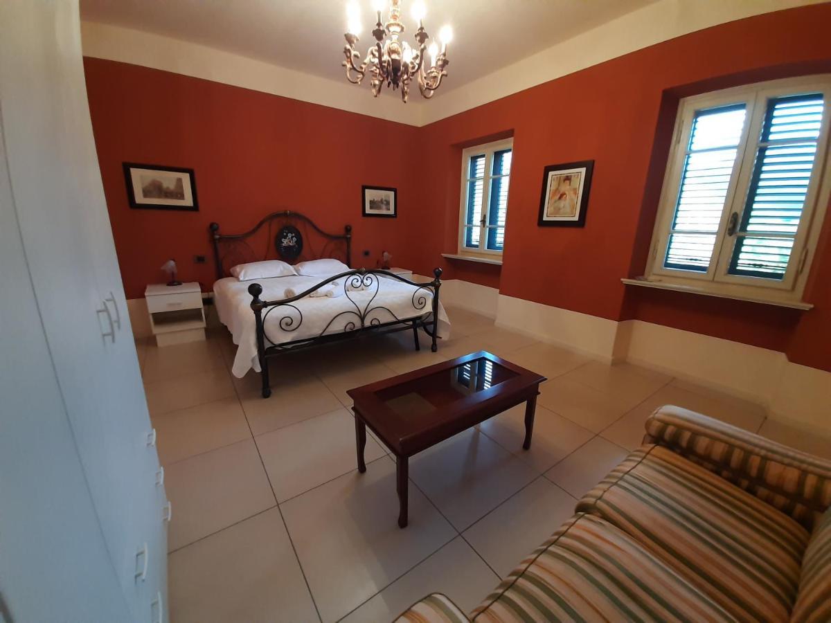 Lucca Cycling Holidays Il Tiglio Rooms SantʼAndrea di Compito エクステリア 写真